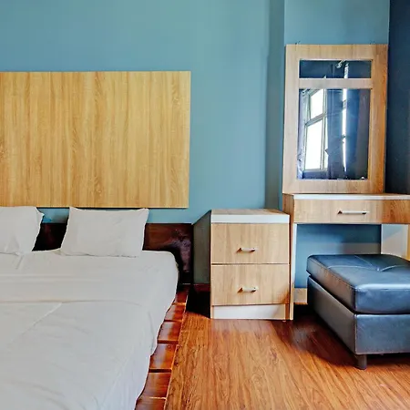 Oyo Life 92984 The Suites Metro Apartement By Echie Property